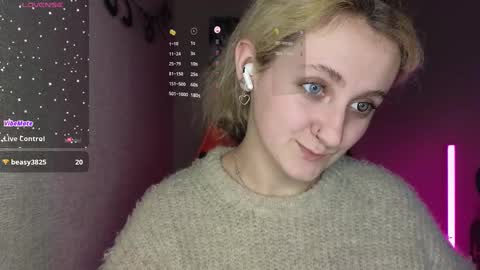 Snapshot of frosty_blueberries4 chatting on 03.01.25 ANA online show from 03.01.25
