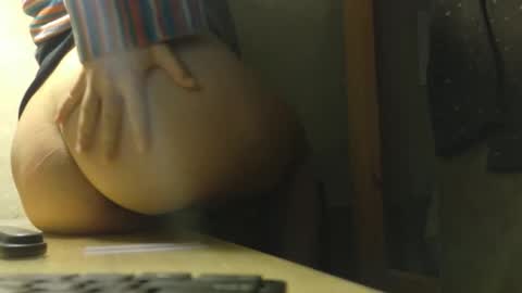 Snapshot of frumcake chatting on 01.18.26 FrumCake online show from 01.18.26