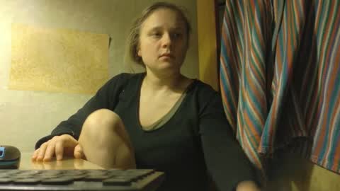 Snapshot of frumcake chatting on 01.19.26 FrumCake online show from 01.19.26