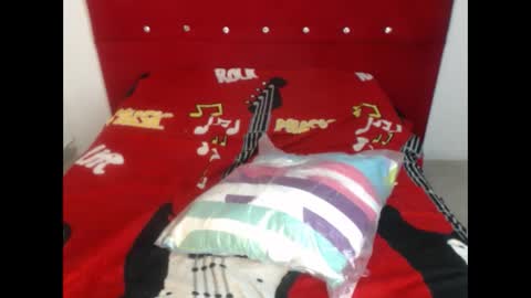 Snapshot of fuck_couple_latin chatting on 10.10.25 fuck_couple_latin online show from 10.10.25