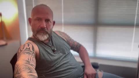 Snapshot of fuckadilf chatting on 04.22.26 fuckadilf online show from 04.22.26