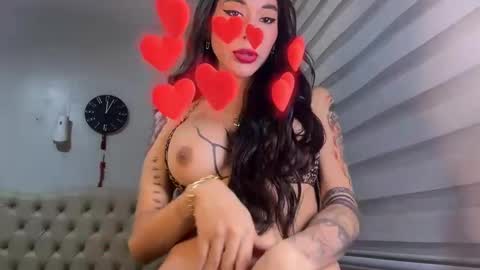 Snapshot of fuckgirl4you chatting on 01.05.25 khalifa online show from 01.05.25