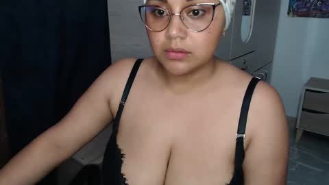 Snapshot of fucking_temptation1 chatting on 09.24.25 Mia and Gary online show from 09.24.25