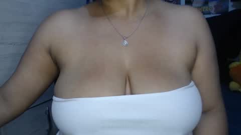 Snapshot of fucking_temptation1 chatting on 10.21.25 Mia and Gary online show from 10.21.25