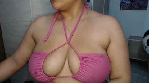 Snapshot of fucking_temptation1 chatting on 10.24.25 Mia and Gary online show from 10.24.25