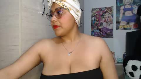 Snapshot of fucking_temptation1 chatting on 11.02.25 Mia and Gary online show from 11.02.25