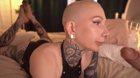 Eva         all my links   online show from 02.01.25