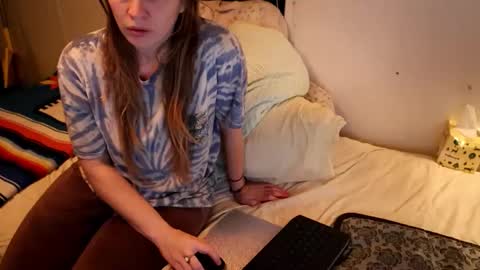 Snapshot of fuckmypussyplz1 chatting on 10.31.25 fuckmypussyplz1 online show from 10.31.25