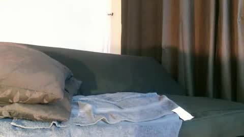 Snapshot of full4cefull chatting on 11.12.25 Pizzaz online show from 11.12.25