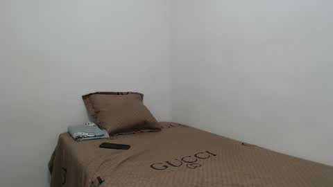 Snapshot of funkypussy8 chatting on 11.04.25 Funkypussy8 online show from 11.04.25