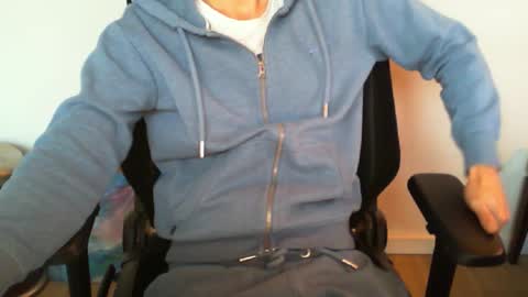 Snapshot of funnyeucouple chatting on 09.29.25 YWhiteNiceMan online show from 09.29.25