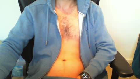 Snapshot of funnyeucouple chatting on 10.05.25 YWhiteNiceMan online show from 10.05.25