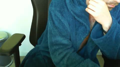 YWhiteNiceMan online show from 05.22.26