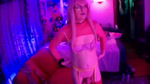 Snapshot of furby_chummies chatting on 01.12.25 Valarie Iris Paige online show from 01.12.25