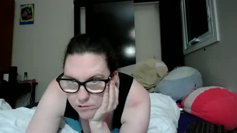 fuzzypeaches87 online show from 05.13.26