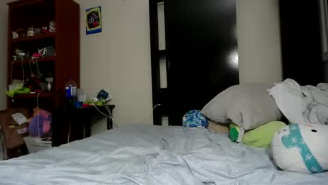 fuzzypeaches87 online show from 05.16.26