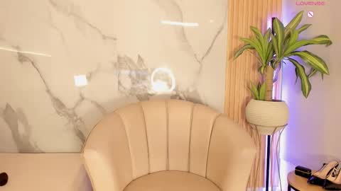   Independent model online show from 01.06.26