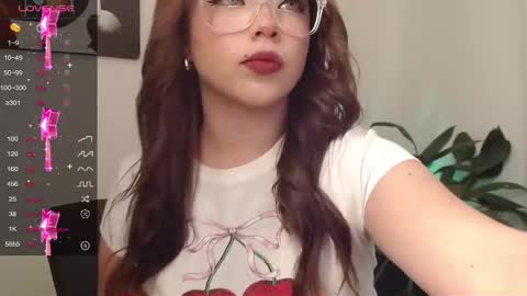 Snapshot of gabb__yy chatting on 02.04.25 online show from 02.04.25
