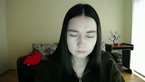 Jaklin online show from 11.22.25