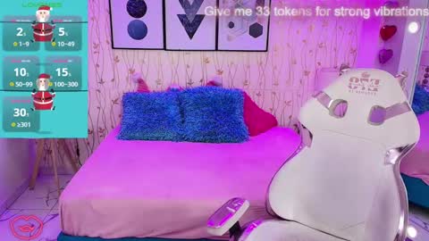 Snapshot of gabby_evanns chatting on 12.27.24 gabby_evanns online show from 12.27.24