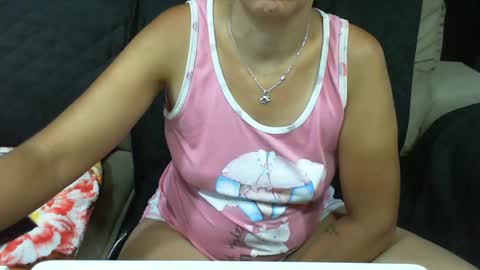 Snapshot of gabibrasil chatting on 02.18.25 gaby layla online show from 02.18.25