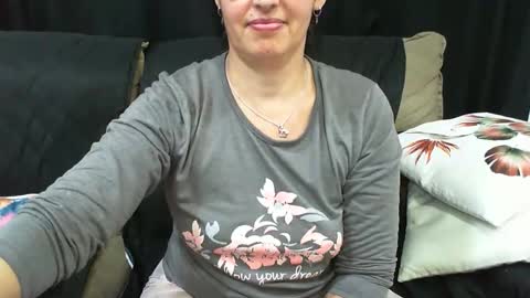 Snapshot of gabibrasil chatting on 09.09.25 gaby layla online show from 09.09.25