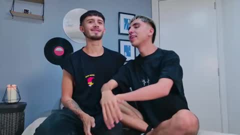 Snapshot of gabriel_and_geronimo chatting on 09.26.25 gabriel_and_geronimo online show from 09.26.25