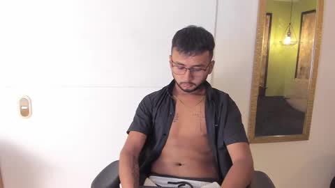 Snapshot of gabriel_blake chatting on 09.09.25 Gabriel New Model online show from 09.09.25
