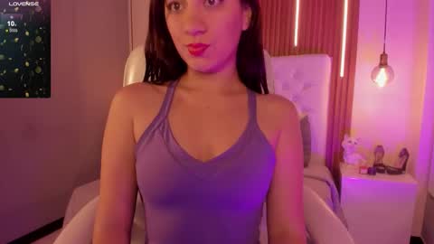 Snapshot of gabrielaastone chatting on 10.20.25 gabrielaastone online show from 10.20.25