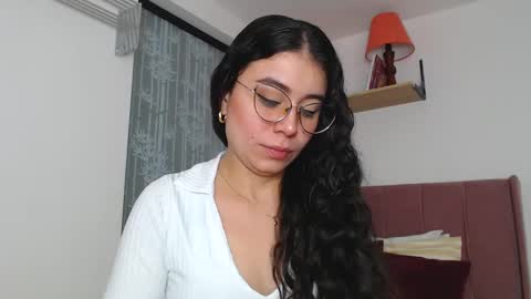 GabrielaRossa online show from 12.17.24