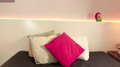 Snapshot of gabriella_luv chatting on 10.20.25 gabriella_luv online show from 10.20.25