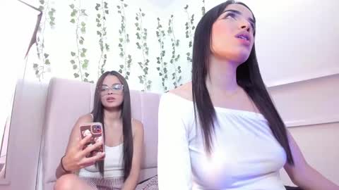 Snapshot of gabrielle_steele chatting on 03.03.25 online show from 03.03.25