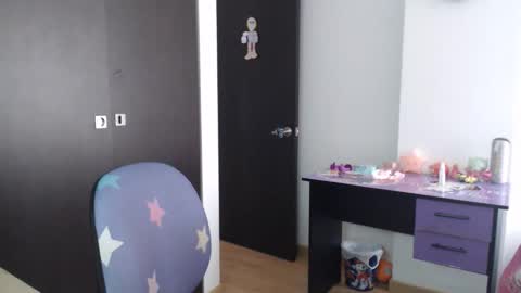 Snapshot of gaby_bluexx chatting on 11.06.25 Gaby Blue online show from 11.06.25