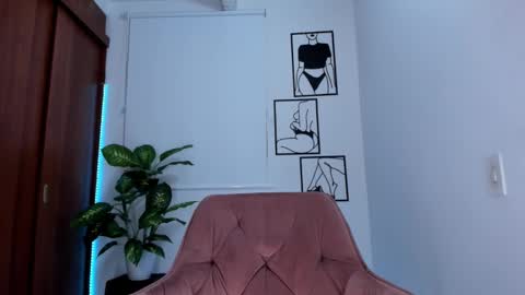 Snapshot of gaby_girl chatting on 01.24.25    online show from 01.24.25