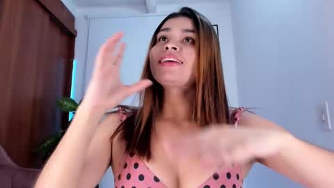 Snapshot of gaby_girl chatting on 01.26.25    online show from 01.26.25