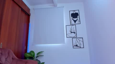 Snapshot of gaby_girl chatting on 09.10.25    online show from 09.10.25