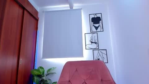 Snapshot of gaby_girl chatting on 09.13.25    online show from 09.13.25