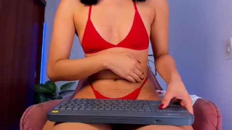 Snapshot of gaby_girl chatting on 09.19.25    online show from 09.19.25