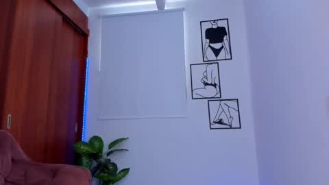 Snapshot of gaby_girl chatting on 10.10.25    online show from 10.10.25