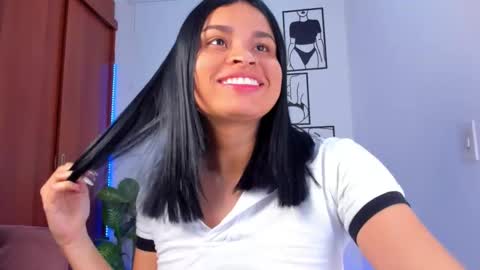 Snapshot of gaby_girl chatting on 10.14.25    online show from 10.14.25