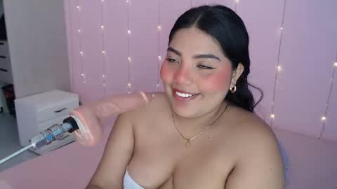 Snapshot of gaby_hot25 chatting on 01.08.25 gaby online show from 01.08.25