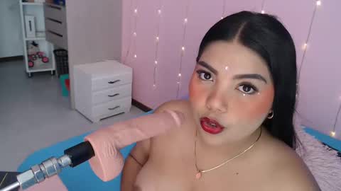 Snapshot of gaby_hot25 chatting on 01.12.25 gaby online show from 01.12.25