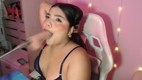 Snapshot of gaby_hot25 chatting on 01.27.25 gaby online show from 01.27.25