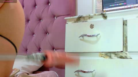 Snapshot of gaby_vegaa chatting on 10.31.25 gaby_vegaa online show from 10.31.25