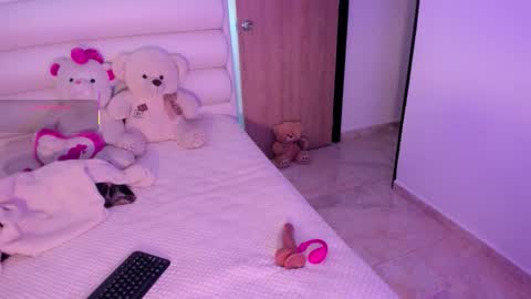 Snapshot of gabydesire chatting on 09.29.25 GABY DESIRE online show from 09.29.25