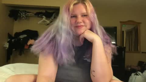 Snapshot of gaebaetae chatting on 12.06.24 Eryn online show from 12.06.24