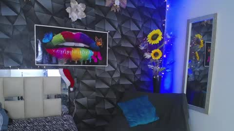 Snapshot of gael__david chatting on 12.12.24 Gael online show from 12.12.24
