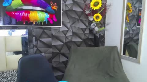 Snapshot of gael__david chatting on 12.17.24 Gael online show from 12.17.24