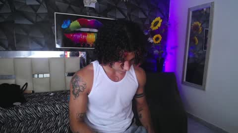 Snapshot of gael__david chatting on 12.19.24 Gael online show from 12.19.24