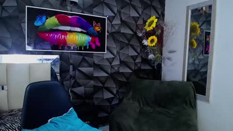 Snapshot of gael__david chatting on 12.22.24 Gael online show from 12.22.24